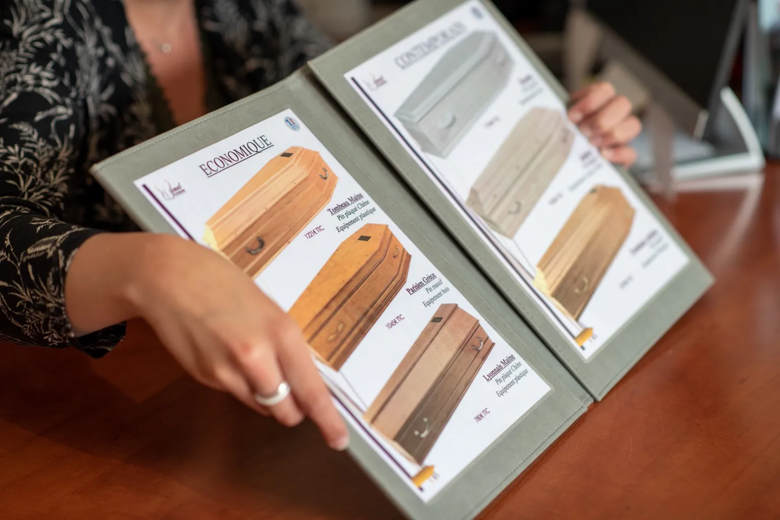 Présentation du catalogue de modèles de cercueils